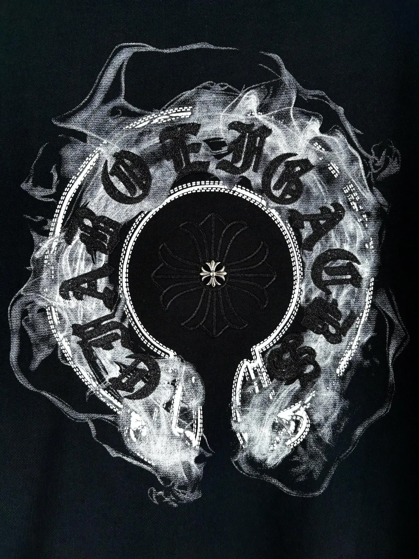P390 [High Quality] Chrome Hearts Embroidered Horseshoe Rivets🪡+Watermark Letters‼ ️Hooded open-chest sweatshirt *Customized 420g terry cotton fabric, soft, skin-friendly and comfortable *Embroidery process: front horseshoe print + rivet embroidery *A very simple and elegant classic continuation. It is unparalleled in terms of upper body comfort, interpreting your luxury and taste, and creating your fashion style and charm. Three complete standards. Same style for men and women. 𝐂𝐎𝐋𝐎𝐔𝐑: black/light yellow 𝐒𝐈𝐙𝐄: S-XL
